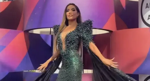 Gloria Trevi es una de las mujeres más bellas, famosas y polémicas que ha tenido la farándula mexicana, pero ahora trae un nuevo escándalo, el mismo que no está relacionado con el famoso clan