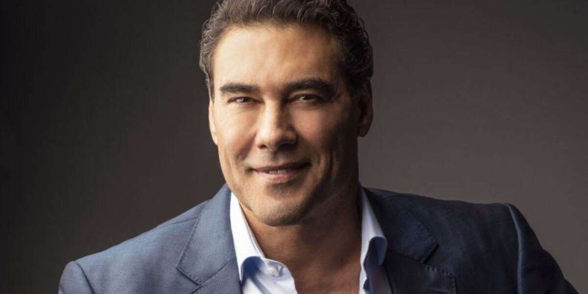 El actor Eduardo Yáñez ha enfrentado varios rumores sobre sus preferencias, incluso algunos medios explicaron que él era parte del catálogo de Televisa, y lo relacionaron con uno de los ejecutivos más importantes de dicha cadena 