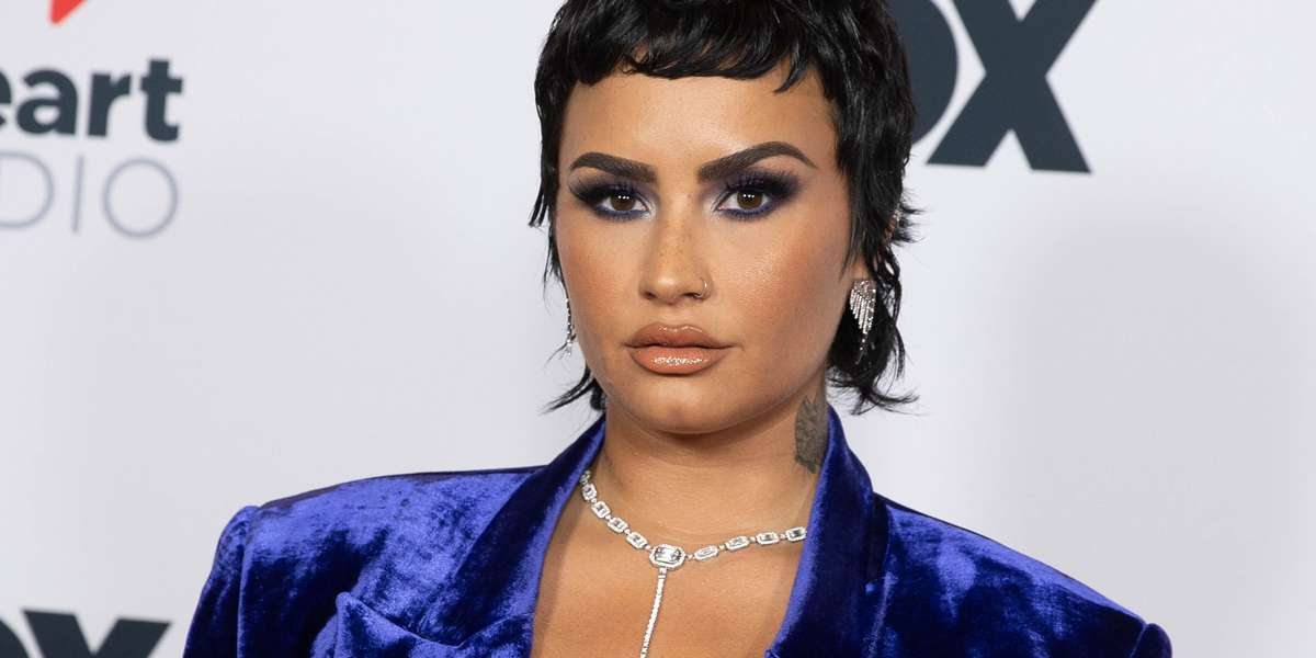 Demi Lovato sorprendió con su nuevo look tras su salida de rehabilitación, luce irreconocible. 