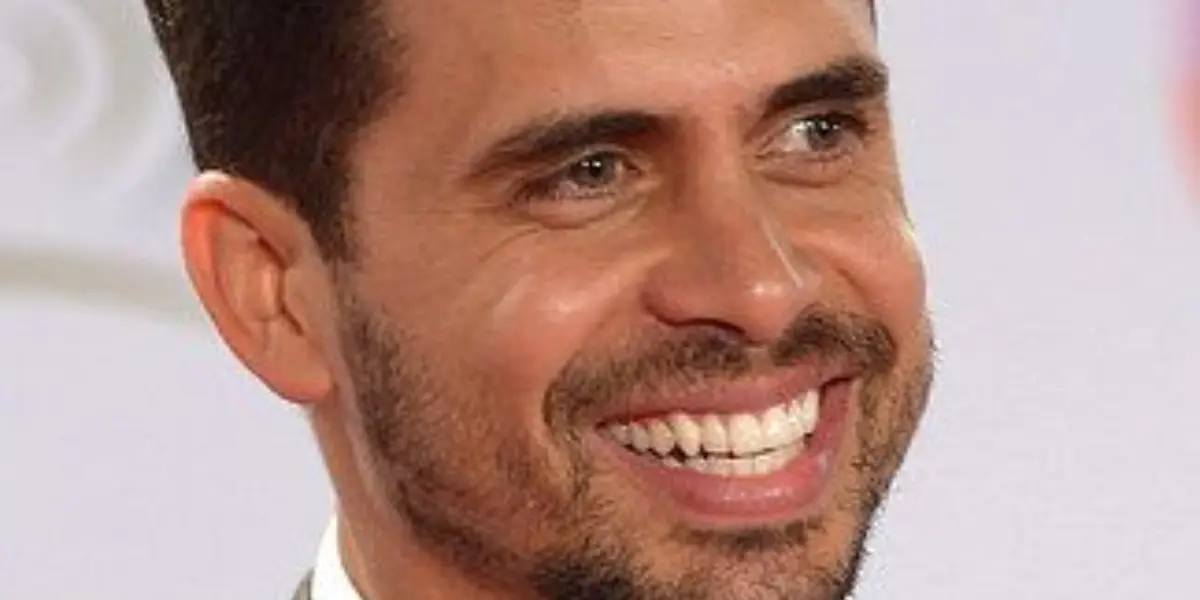 Actor de Televisa aclara que no dejó las novelas para ser albañil