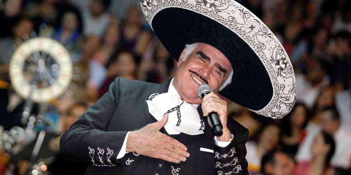 El Charro de Huentitán pidió en un concierto que lo entierren escuchando una de sus canciones más famosas.