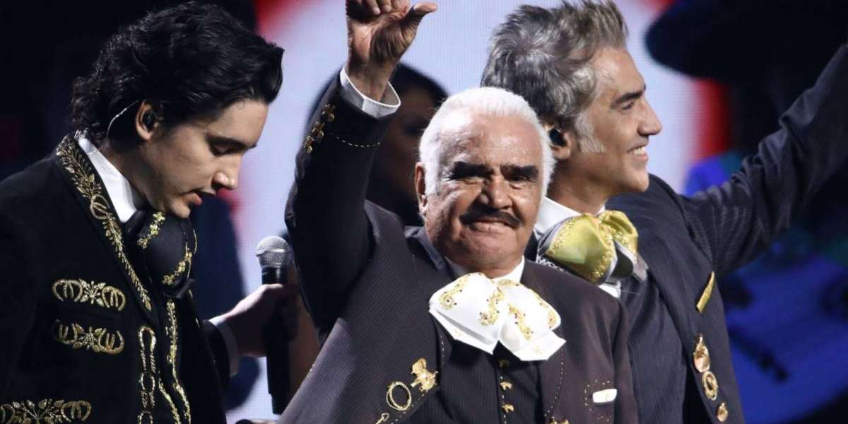 El Charro de Huentitán recibió el premio por su último álbum.