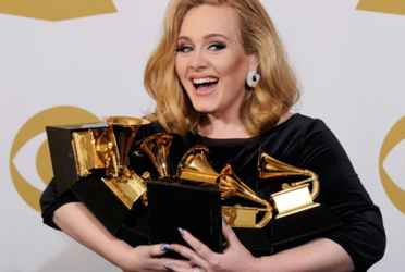 Lo que no se vio de la entrega de los Grammys entre Adele y otra súper estrella