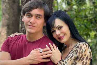 Maribel Guardia revela cómo se le ha manifestado su hijo Julián Figueroa tras su muerte