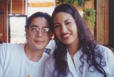A 28 años de su muerte, el viudo de Selena la recuerda con fotografías nunca antes vistas