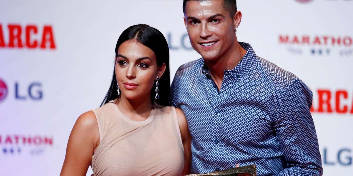 La guapa novia de Cristiano Ronaldo se lleva toda la atención de los fans en redes.