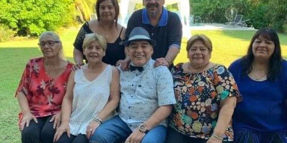 Las cinco hermanas de Diego Armando Maradona van por todo y quieren reclamar su parte de la fortuna del futbolista. Ellas podrían cobrar esta fortuna.