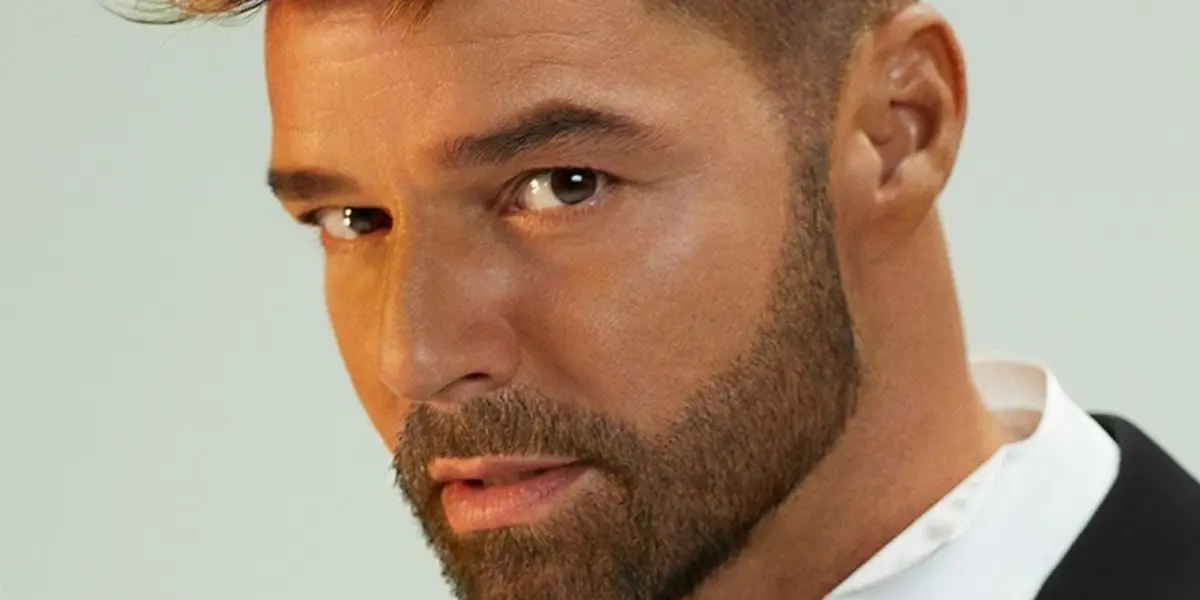 Las redes reviven el momento en que Ricky Martin vendió un beso por más de $ 1 millón de pesos