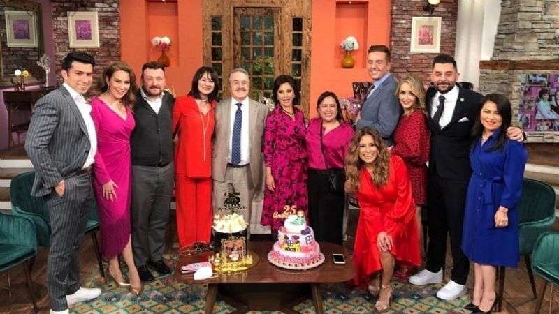 Ventaneando es el programa estrella de TV Azteca, con 25 años de trayectoria estos son los personajes que han pasado por el programa y los que continúan.