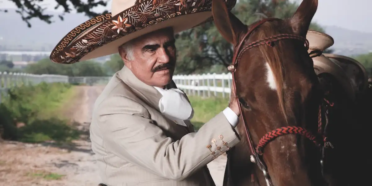 Vicente Fernández también se hizo famoso por la raza de caballos miniatura que cruzó.